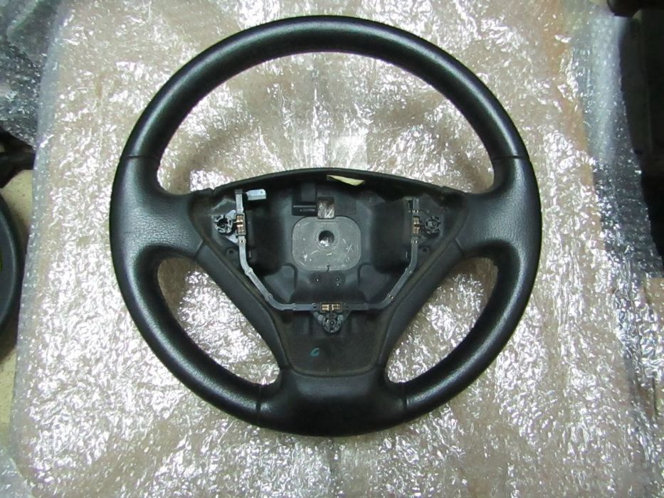 Volante em pele Fiat Stillo ano 2003 em muito bom estado (ver fotos)