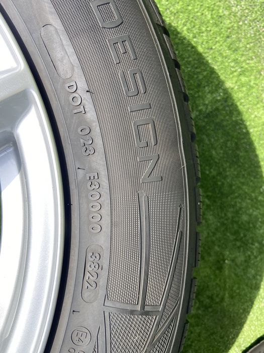 Резина Шини 215/65 R17 Vredestein Wintrac Pro