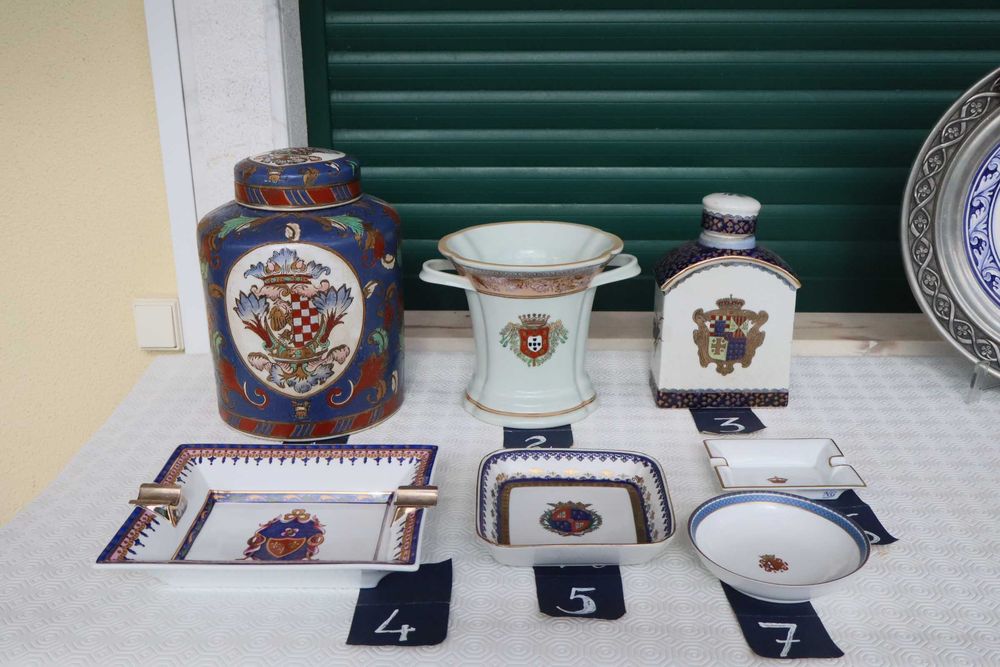 Peças armoriadas com diferentes preços . Ler descrição