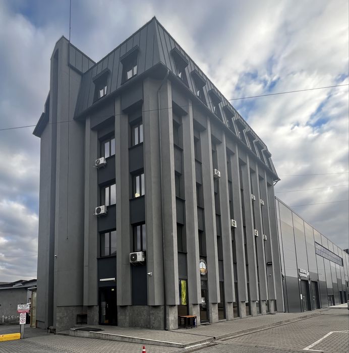 Продаж комерційного приміщення по вул. Коновальця