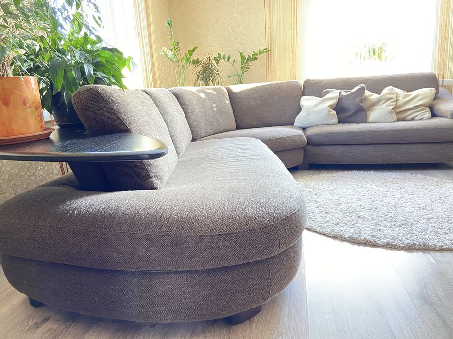 Диван кутовий коричневий