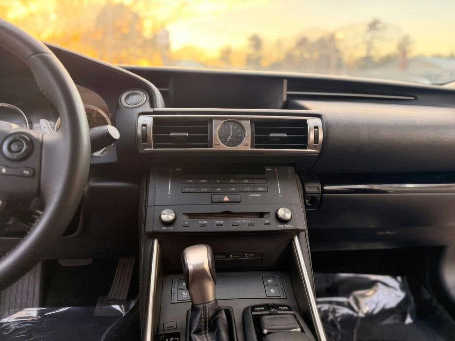 Lexus IS 350      2015