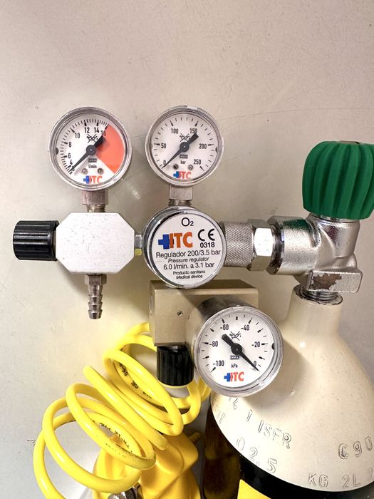 Garrafa 2 litros, oxigénio medicinal (sem carga).