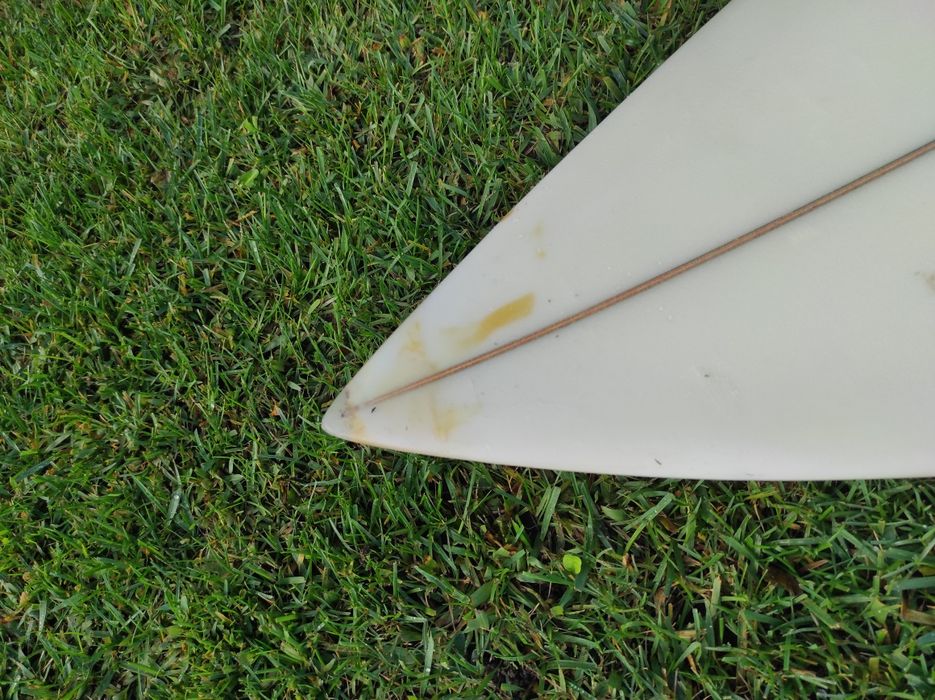 Prancha de Surf 6'1 com quilhas e capa