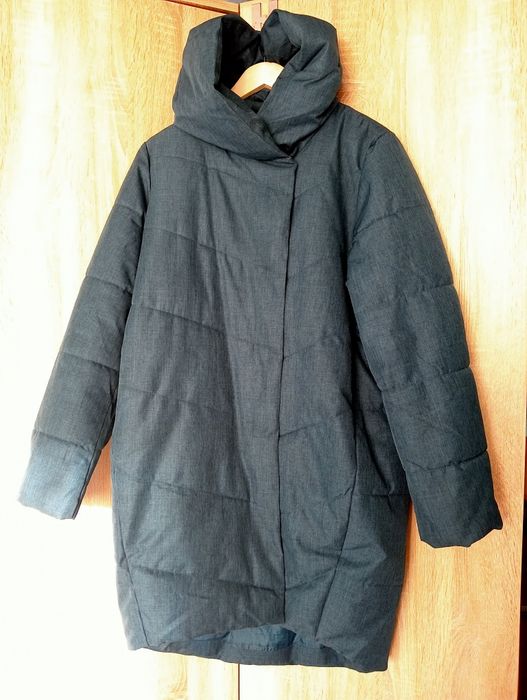 Pikowany płaszcz Reserved r 36