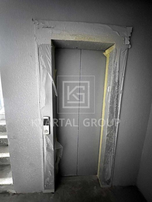 Продаж великої 2 кімнатної квартири в центрі