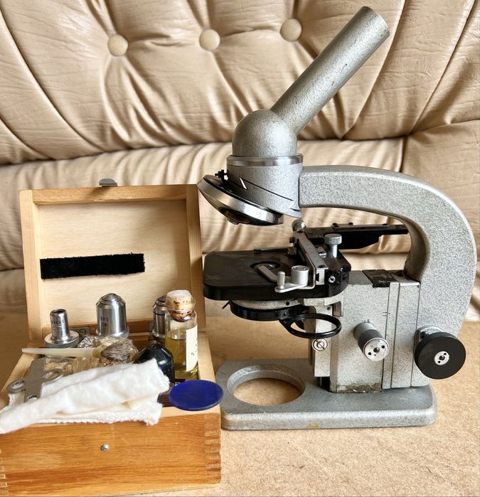 Микроскоп МБД-1 повний комплект з Припаратоводієм