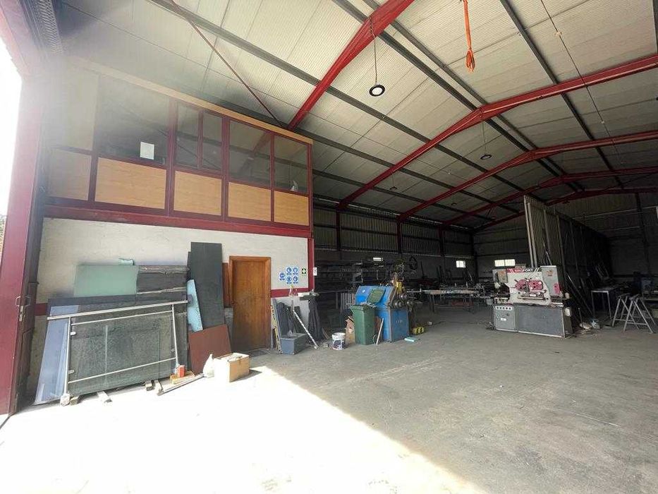 Armazém/Pavilhão Industrial