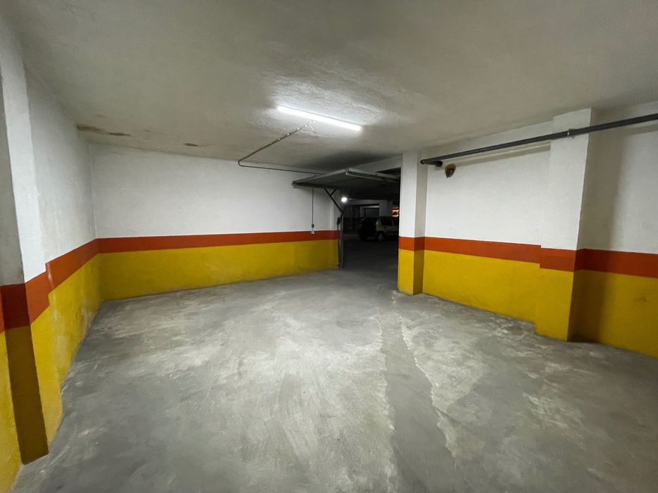 Garagem fechada com 36m2 para venda