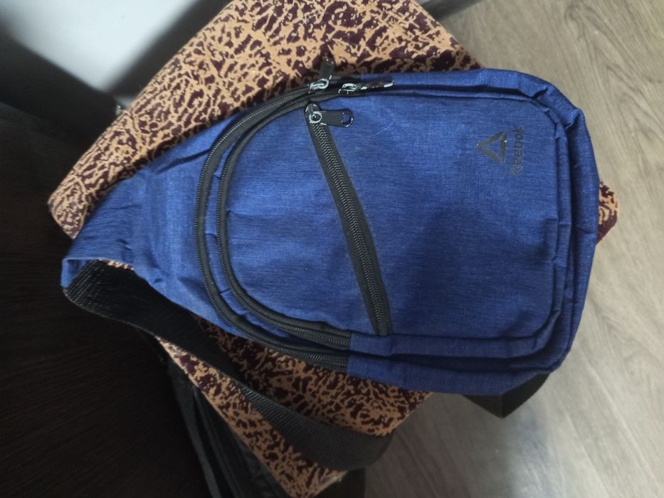 Продам сумку Reebok