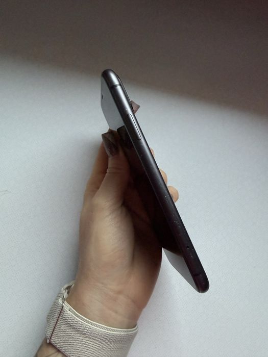 Smartfon APPLE iPhone 11 64 GB Czarny