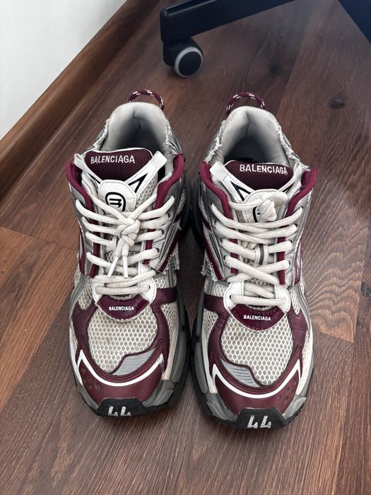 Balenciaga runner burgundy 44