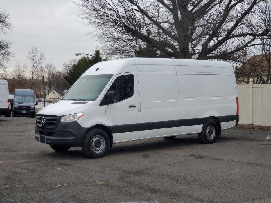 Mercedes-Benz Sprinter      2021