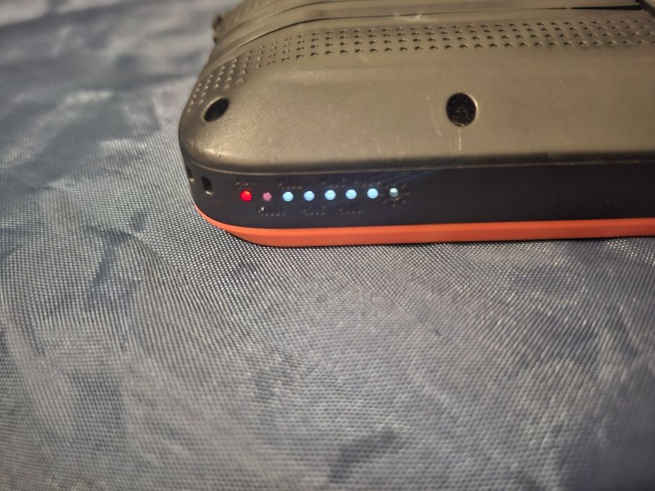 Powerbank solar portátil de alta capacidade (38.800 mAh / 3.7V)