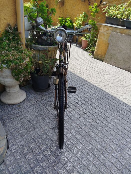 Bicicleta antiga pastelaria tudo original