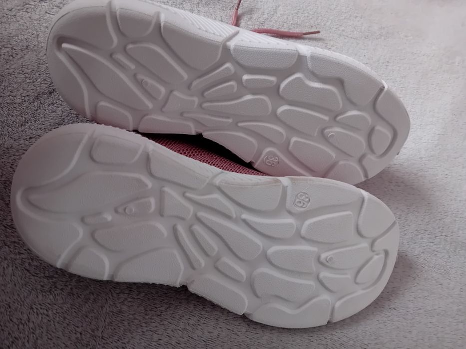 Buty nowe sportowe damskie