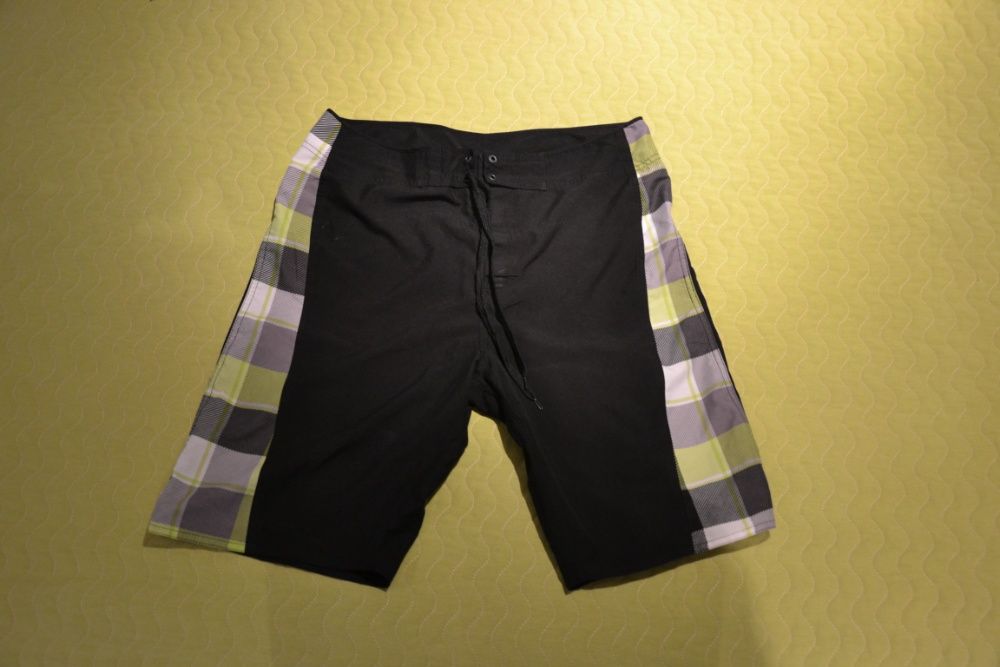 Calções e T-shirt licra surf