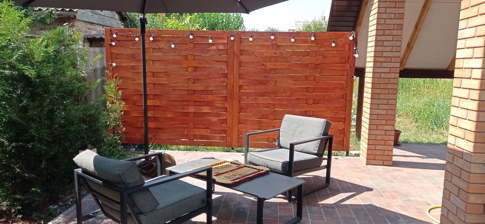 Плетений дерев'яний паркан. Оригінальний паркан. Забор.