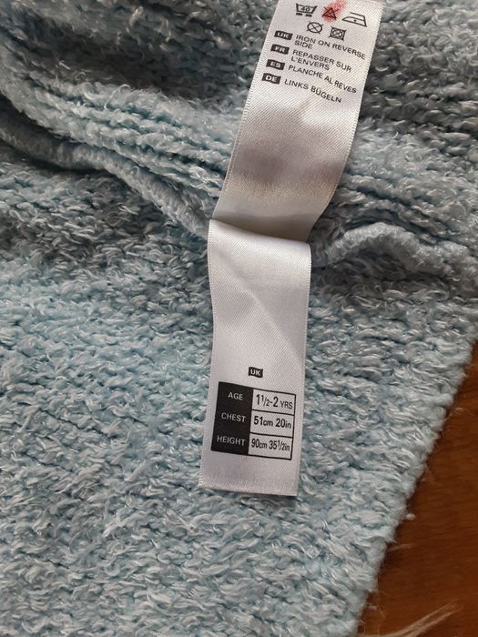 Rozsuwany sweterek z kapturem