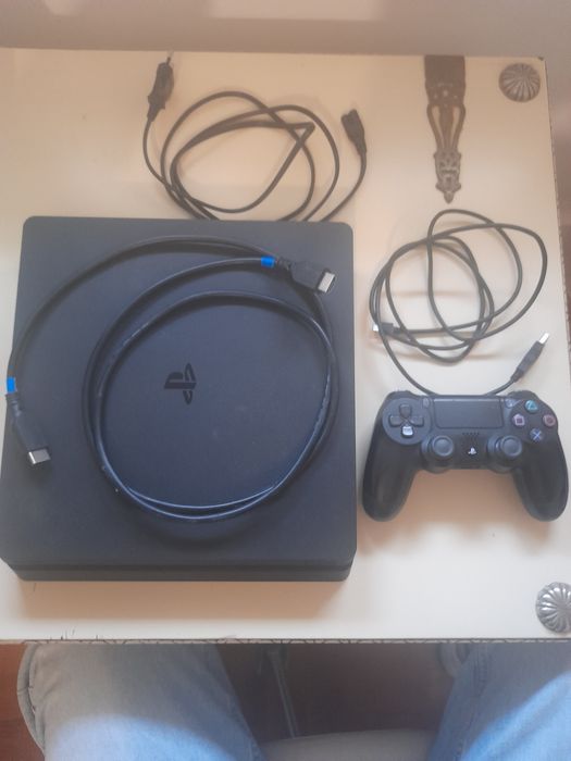 Playstation 4 Slim 1 TB