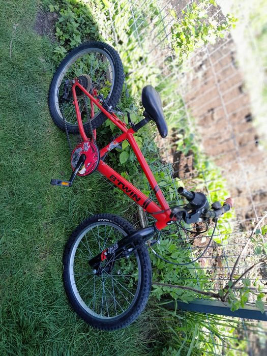 Rower dzieciecy B TWIN czerwony 20