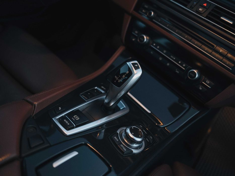 Продам власну BMW 5 Series 218 к.с універсал, топ комплектація