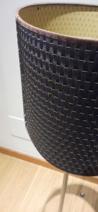 Candeeiro de pé com base inox