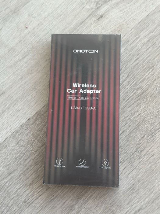Бездротовий CarPlay/Android Auto адаптер OMOTON Wireless Car Adapter