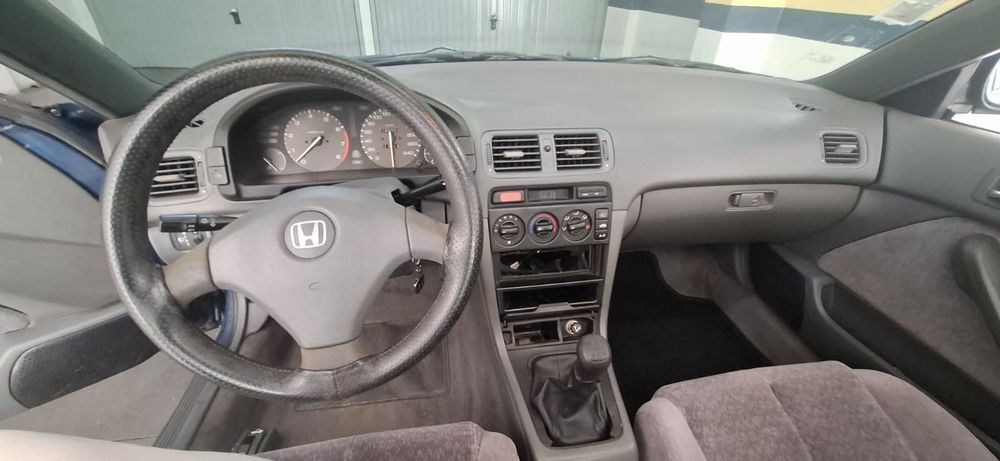 Honda  Accord  2.0 Lsi