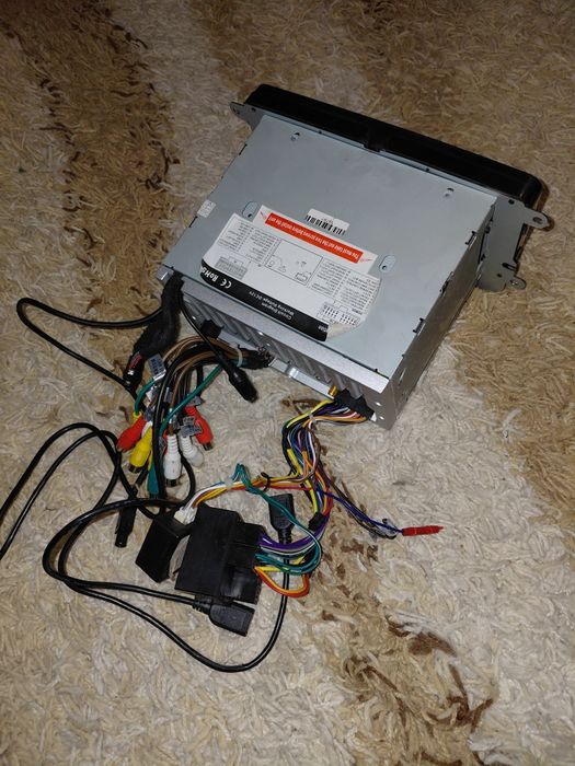 Продам робочю  магнитолу вид  Passat  б 6