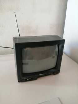 Televisão de pequenas dimensões