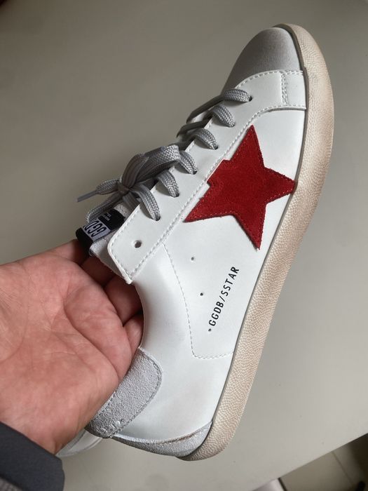 Tenis novos calcados apenas uma vez , motivo de venda ficao grandes