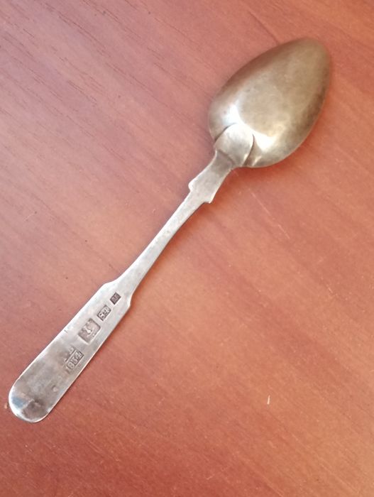 Серебряная чайная ложка 1834 и 1853 годов производства с клеймом 84пробы (840-875) с именным клеймом и герб тоже клеймо, Цена договорная.