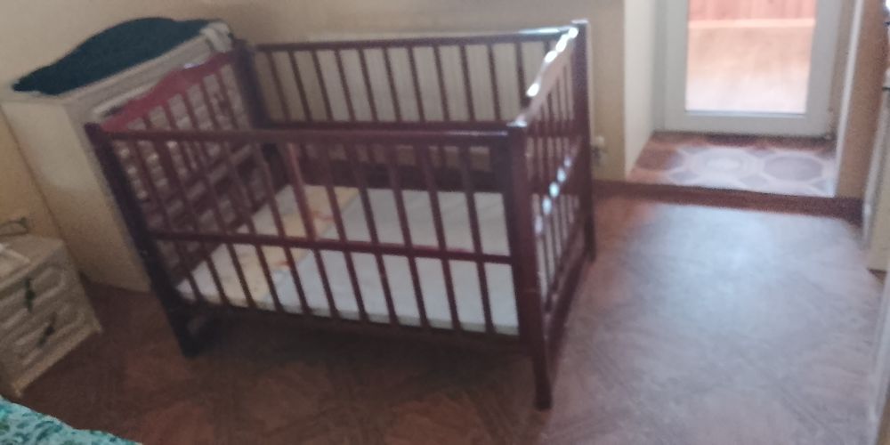 Дитяче ліжко на маятнику без матрацу