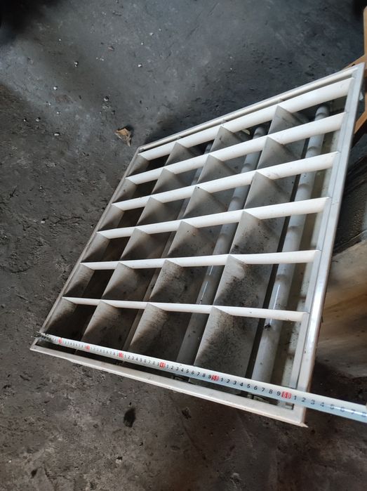 Lampy sufitowe na świetlówki, wym. ok 62x62, 4 szt.