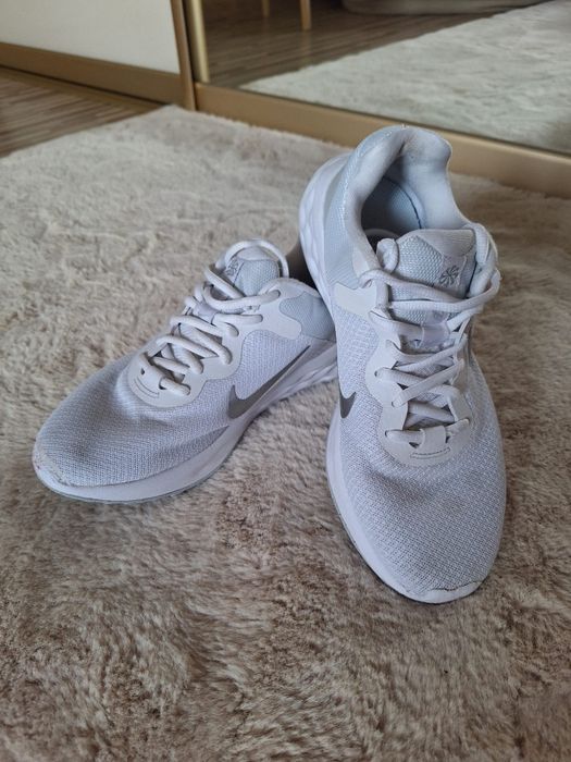 Nike, rozmiar 39, szare, stan dobry