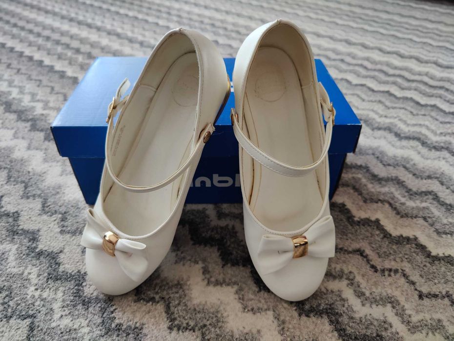 Białe półbuty dziewczęce, pantofelki do komunii, Nelli Blu, rozmiar 36
