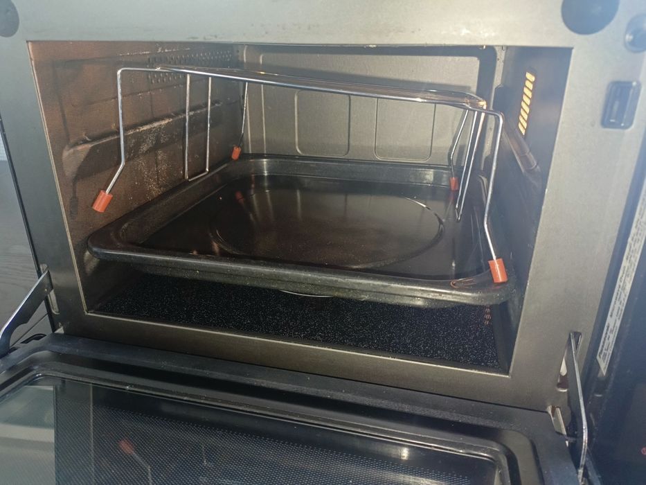 Kuchenka mikrofalowa inwertorowa ,piekarnik Panasonic