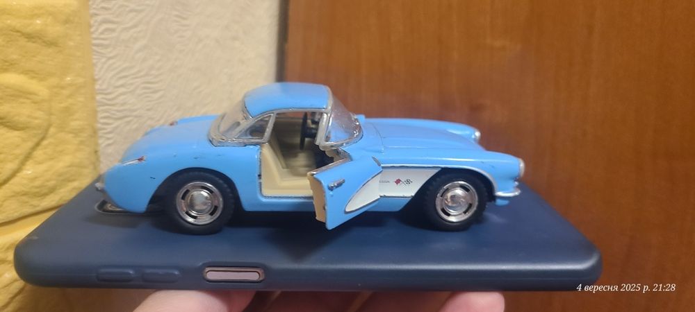 Машинка Chevrolet Corvette 1957
