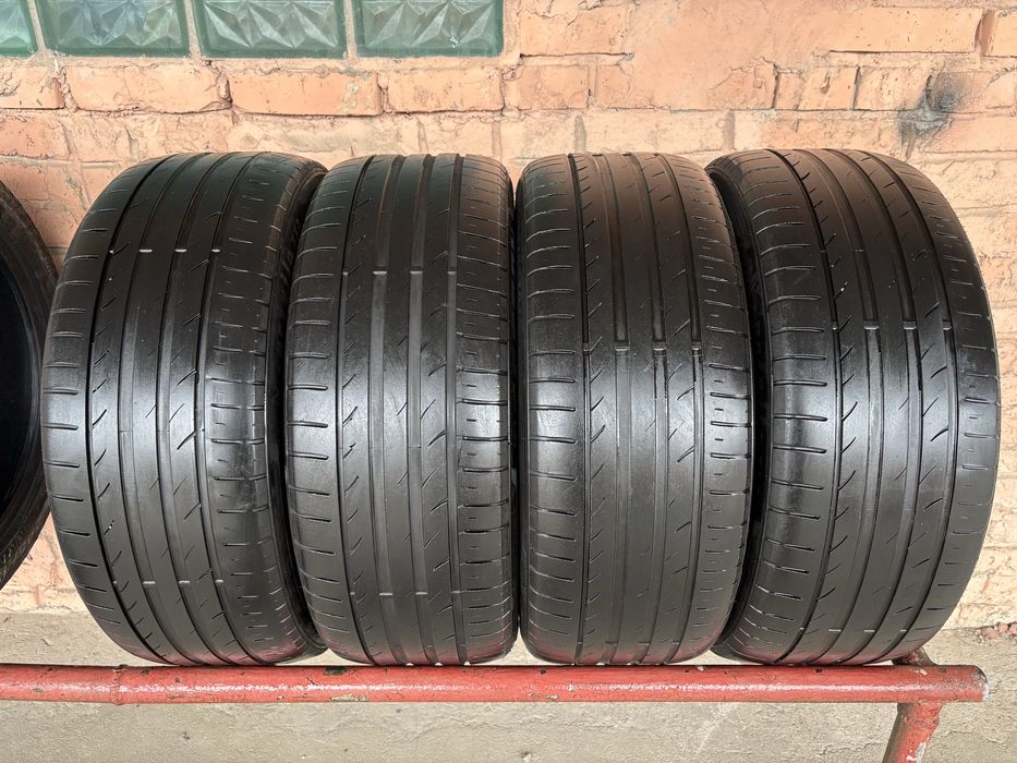 Комплект літніх шин 235/45R19