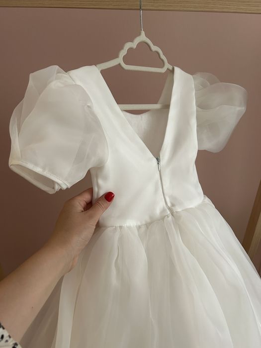 Святкова сукня на дівчинку 5-6 років