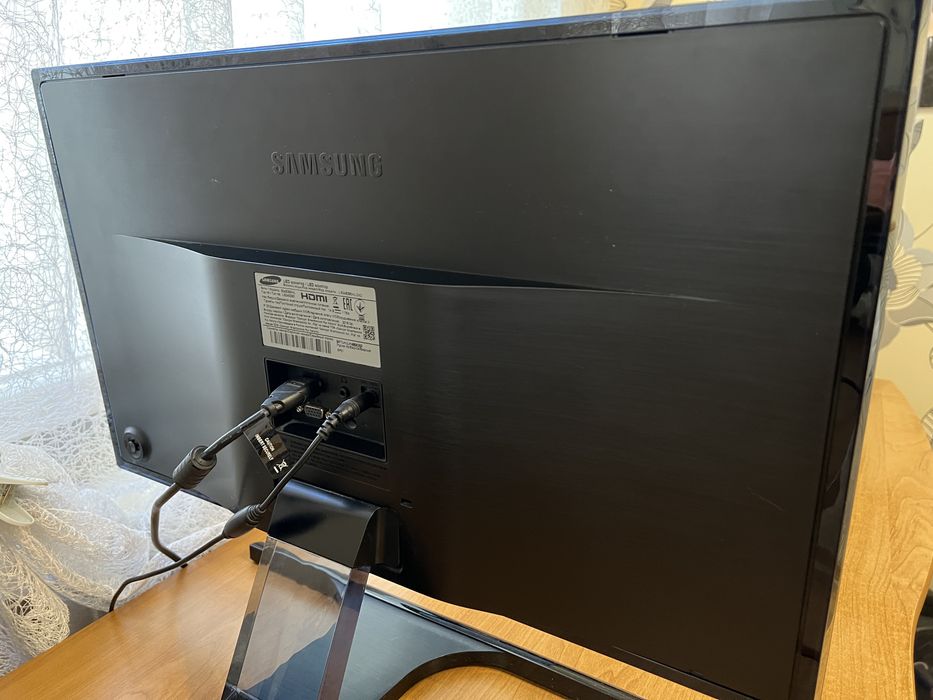 Монітор Samsung S24E390HL 24" Full HD PLS
