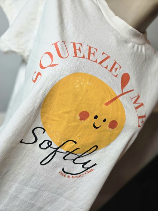 Koszulka T-shirt Squeeze Me Softly M