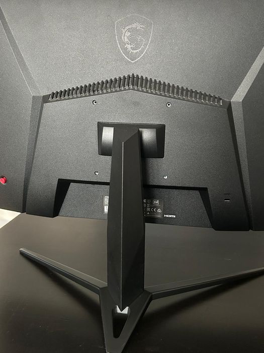 Monitor MSI Optix G24C4 23.6" 1920x1080px 144Hz 1 ms  Zaokrąglony