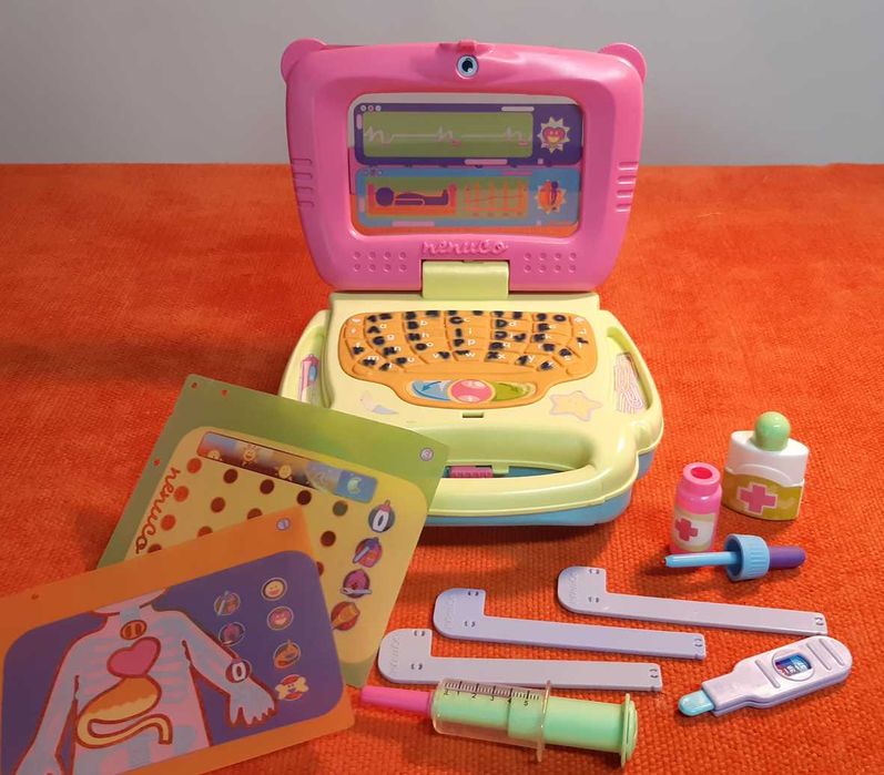Nenuco Mala de médico de brincar /computador + acessórios