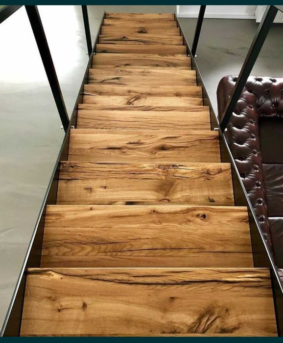 Schody loft na metalowej konstrukcji samonośne półkowe