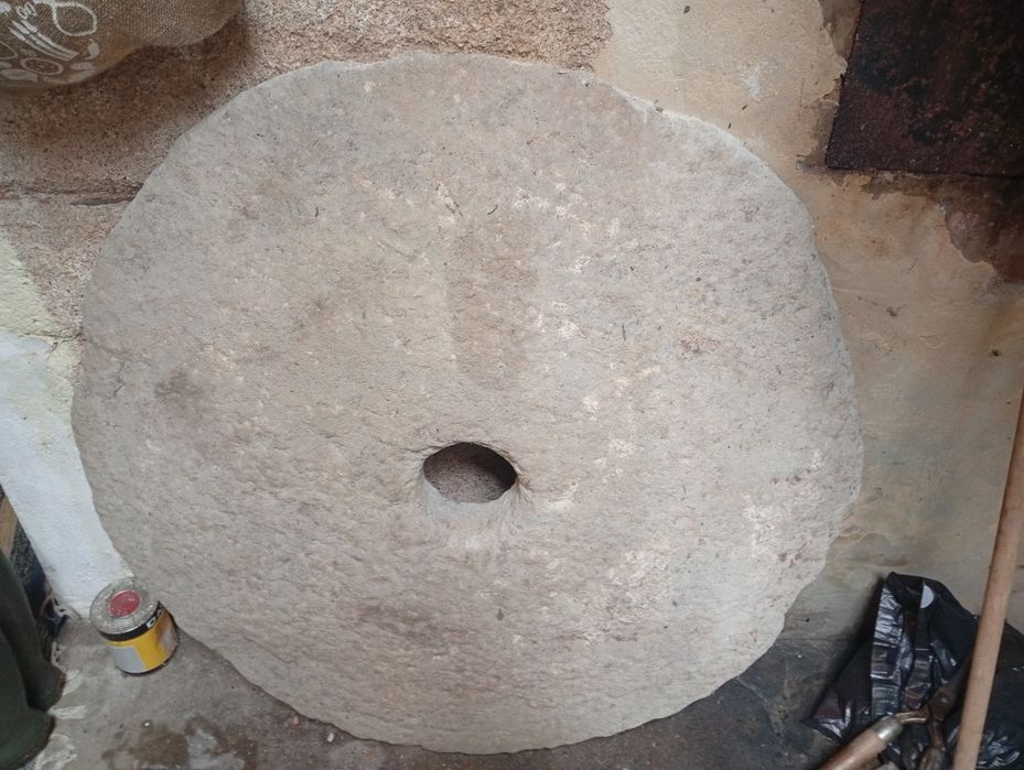 Mós de pedra antiga