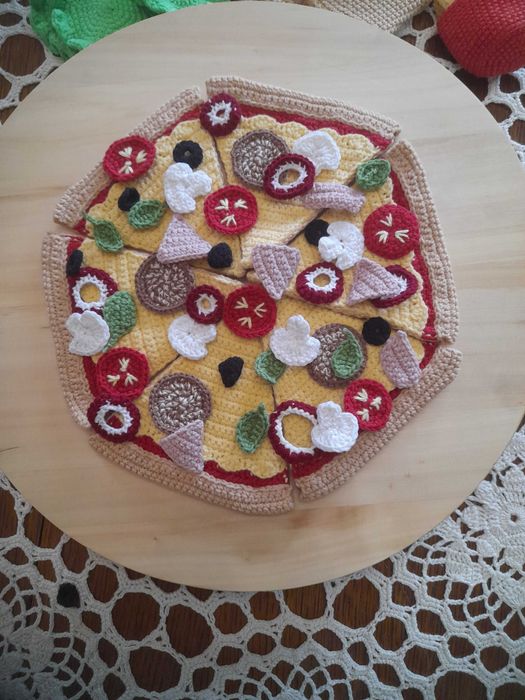 PIZZA wykonana na szydełku.