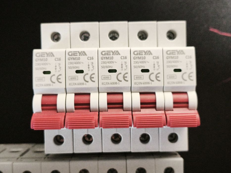 GEYA реле напруги + автоматичні вимикачі