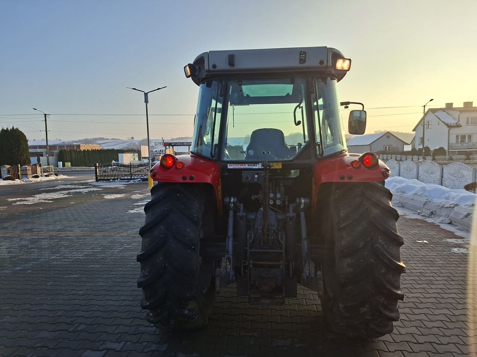 Massey Ferguson 5435
